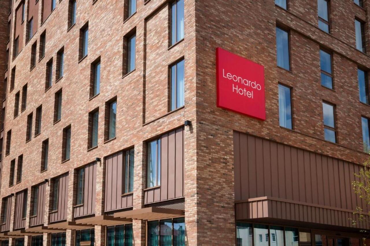 Leonardo Hotel Честър Екстериор снимка
