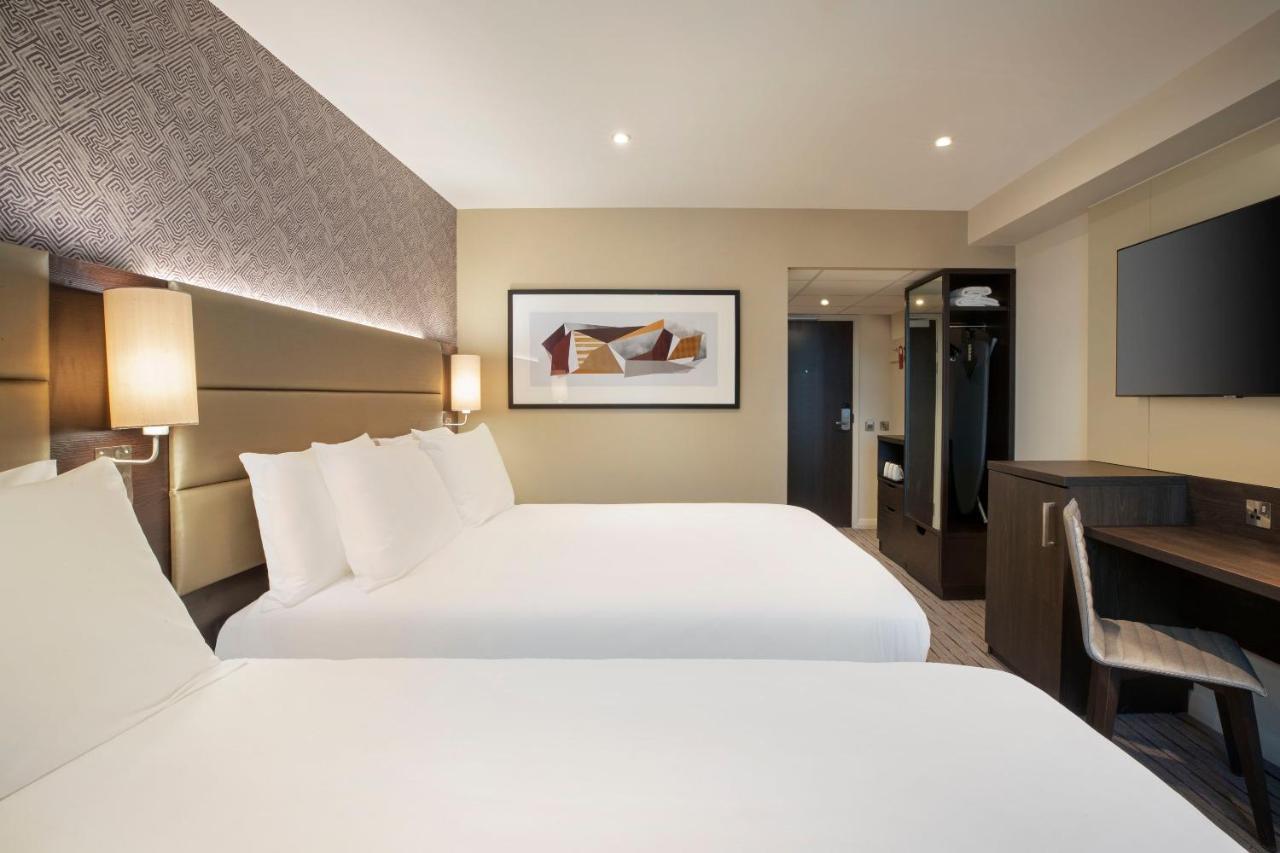 Leonardo Hotel Честър Екстериор снимка