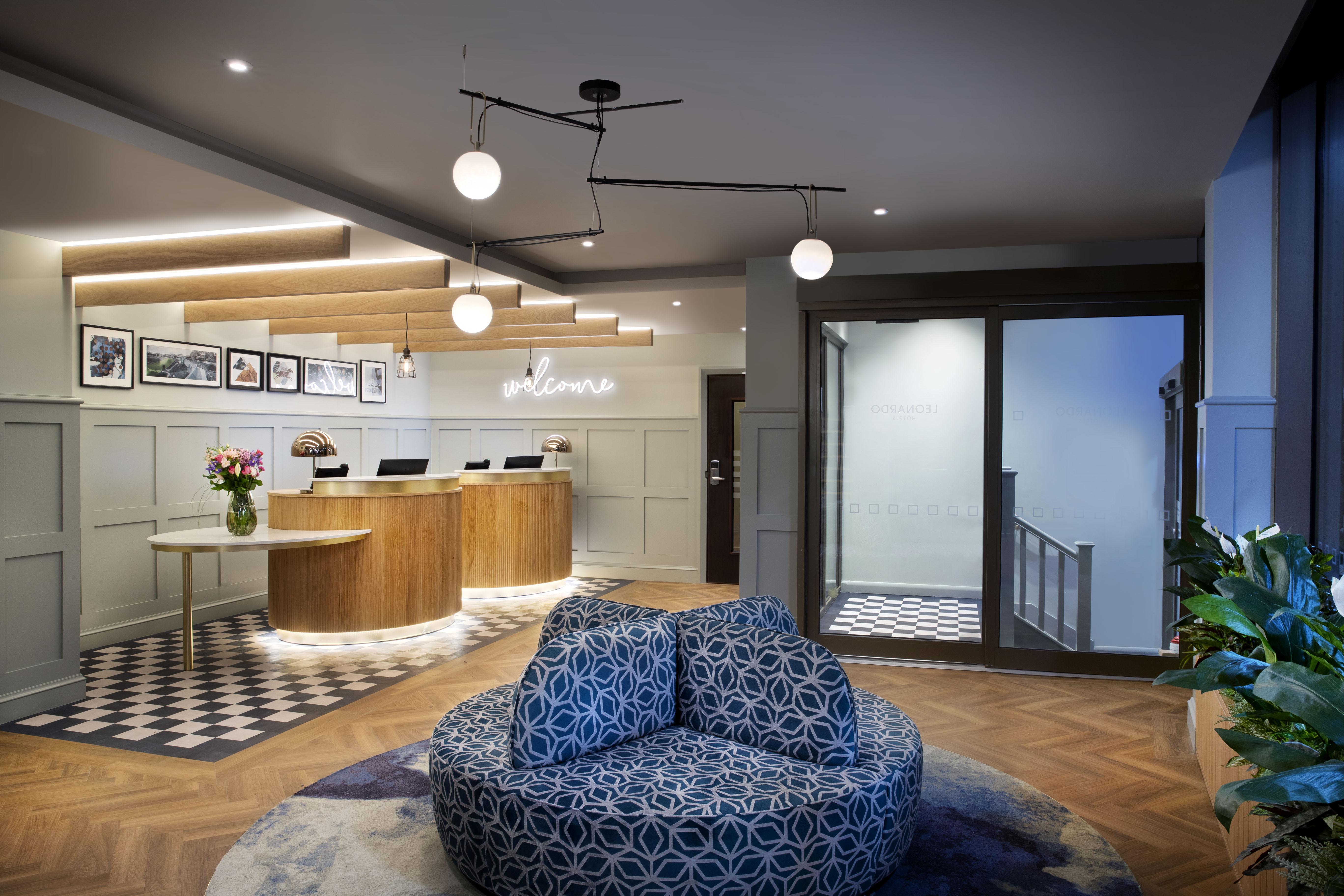 Leonardo Hotel Честър Екстериор снимка